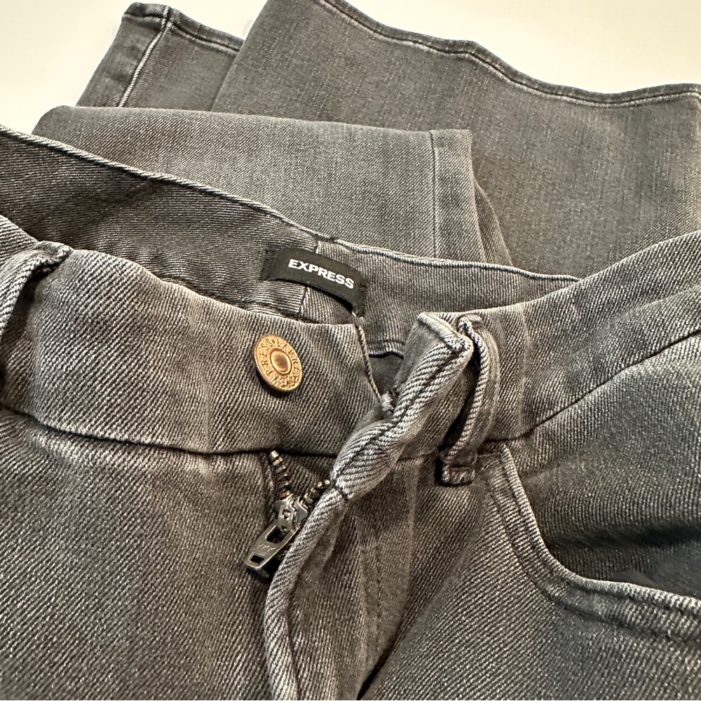 NWOT Express high rise black flare jeans - ultra hyper stretch - Picture 5 of 6